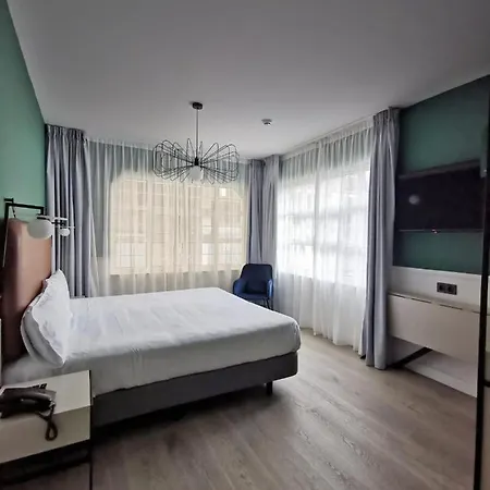 Hotel Don Rodrigo 3*