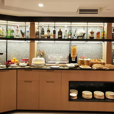 Hotel Don Rodrigo 3*