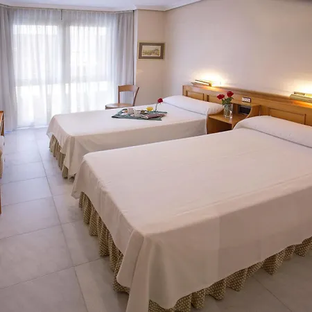 Hotel Don Rodrigo 3*