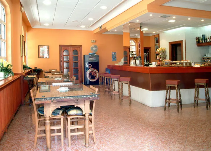 Отель Don Rodrigo 3*