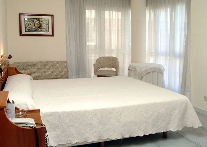 Don Rodrigo Отель 3*